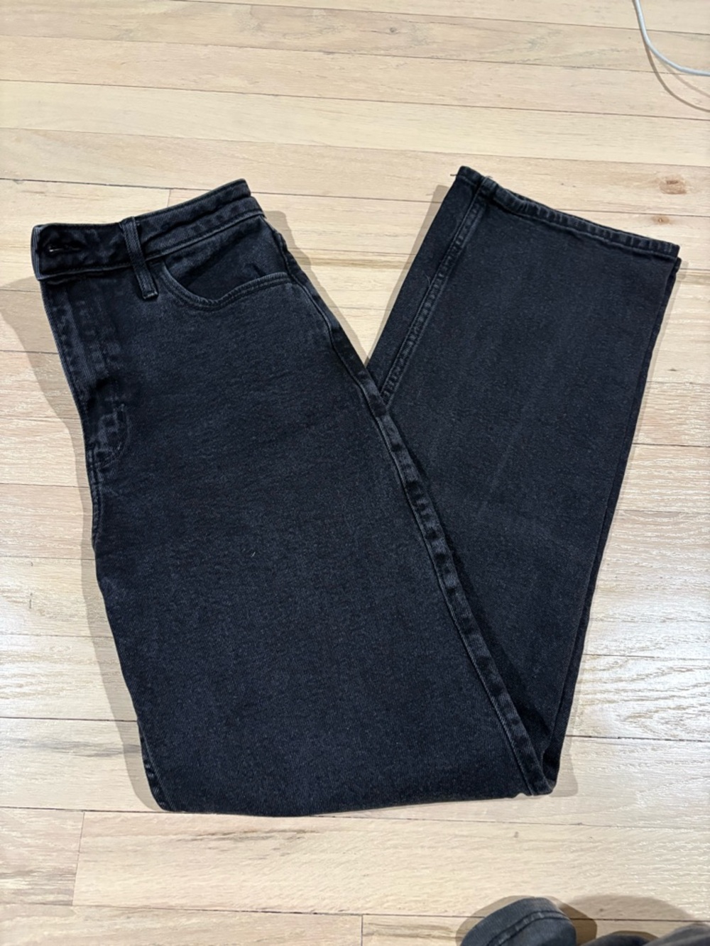 Women’s  Black Straight-Leg Jeans